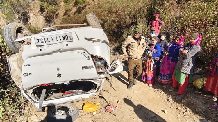 Accident: कुलसारी मार्ग पर वाहन अनियंत्रित होकर दूसरी सड़क पर गिरा, चालक की मौत
