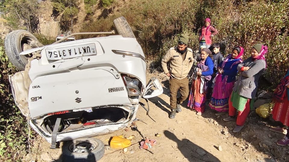 Accident: vehicle went out of control on the Kulsari road and fell onto another road; the driver died