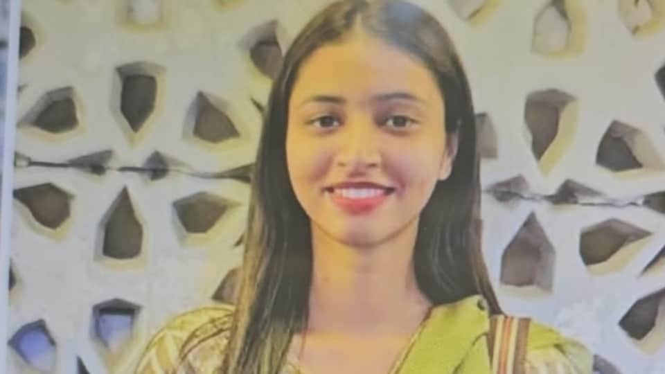 मृतका नेहा की फाइल फोटो।