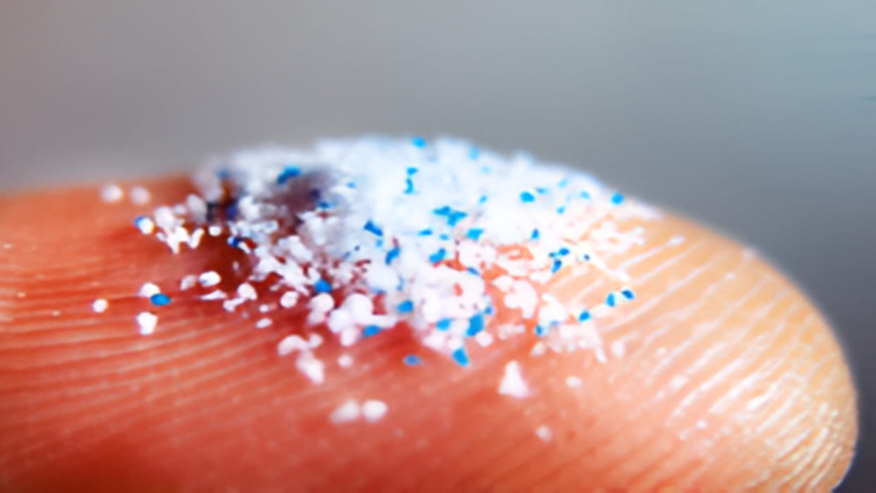 Microplastics are causing oceans to lose their carbon absorption capacity, weakening Earth natural defenses