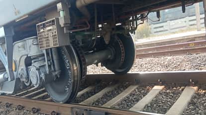 Passengers panicked after seeing smoke coming out from the wheels of the general bogie of Muri Express