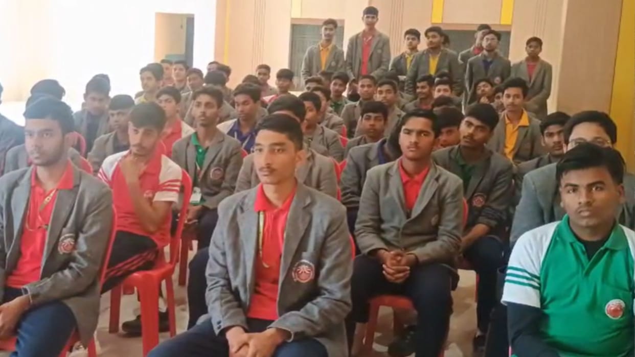 Stress-free examination program organized by Amar Ujala Foundation in ghazipur