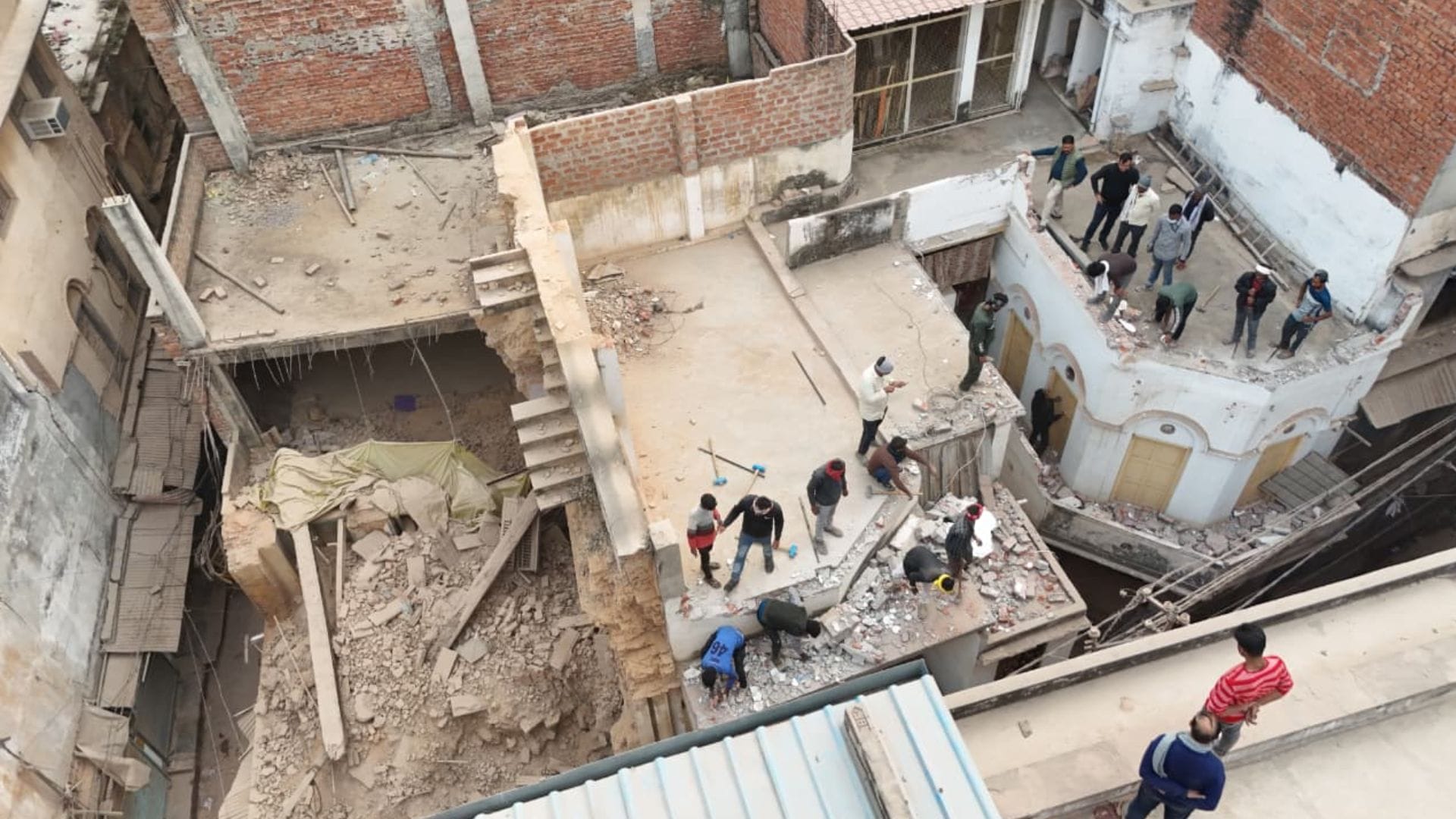 Dalmandi biggest operation ever six houses demolished simultaneously in varanasi