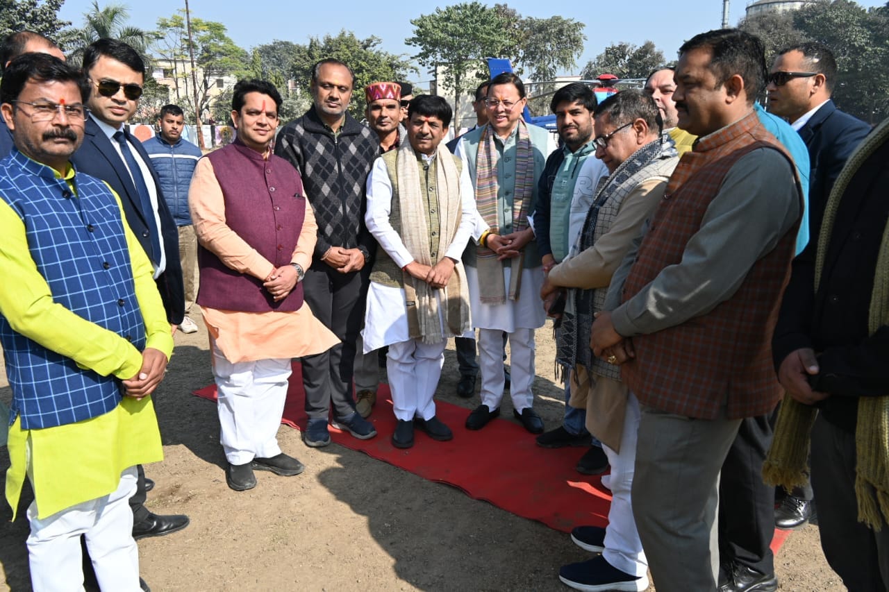 Uttarakhand CM Pushkar Dhami Reaches Muzaffarnagar by Car, Heads to Dehradun by Helicopter