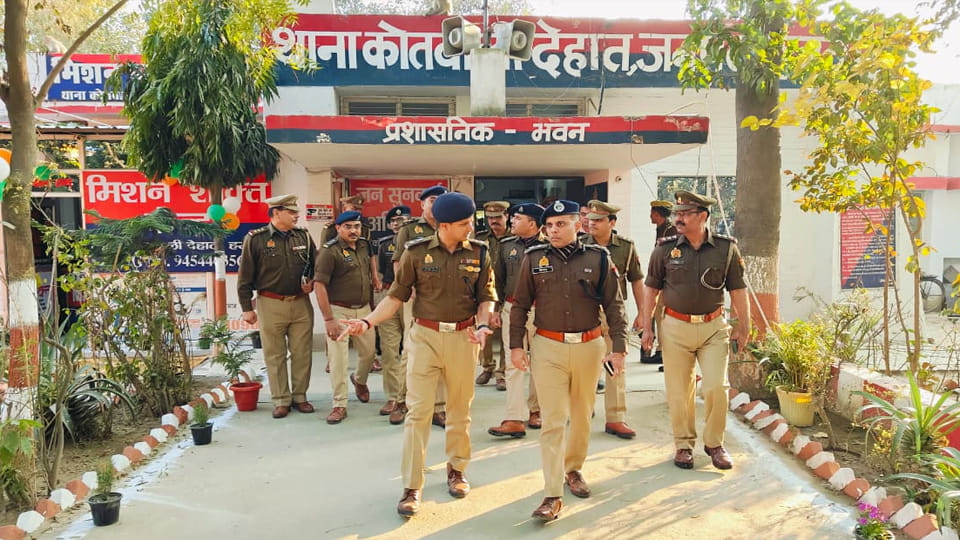 Hardoi: IG advises working with awareness and sensitivity
