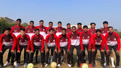 Dynamite team won the girls' football tournament in varanasi