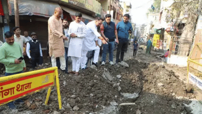 Indore news Mayor Pushyamitra Bhargava inspects Narmada pipeline maintenance work in Bhagirathpura