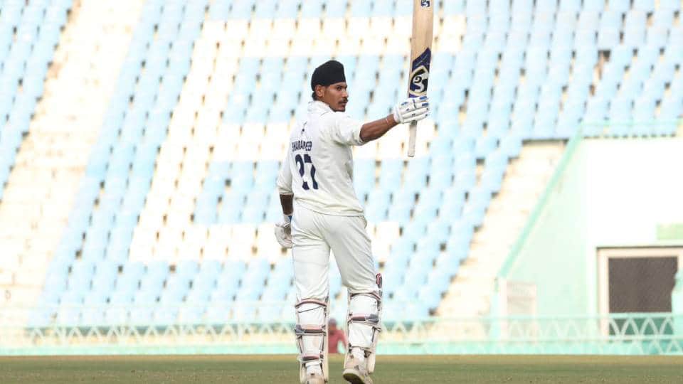 बल्लेबाज शरनदीप।