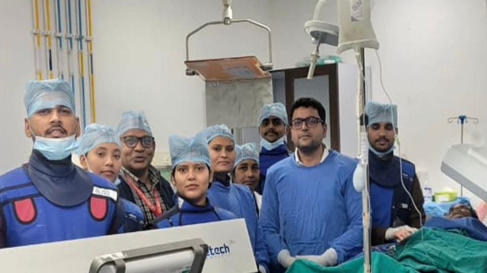 Minimally Invasive Procedure Through Leg Restores Blood Flow