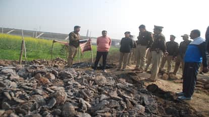 Baghpat: After murdering a girl, she poured petrol in a pot and burnt her body, earrings were found in the ash