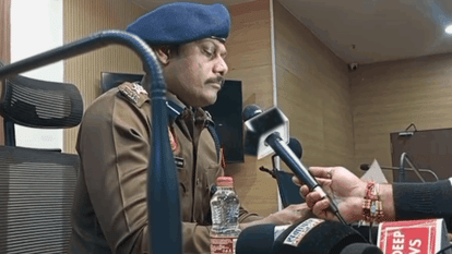 Four people arrested in Delhi in connection with staged robbery