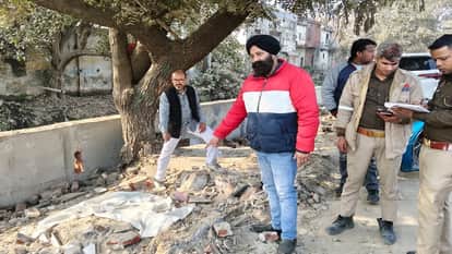 Meerut: 200 year old tomb built in front of Meerut College and Dayanand Hospital demolished