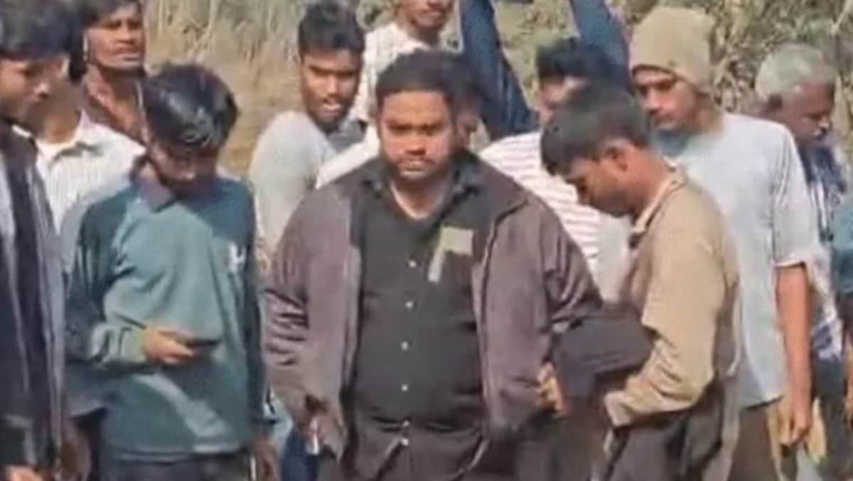 मौके पर मौजूद लोग