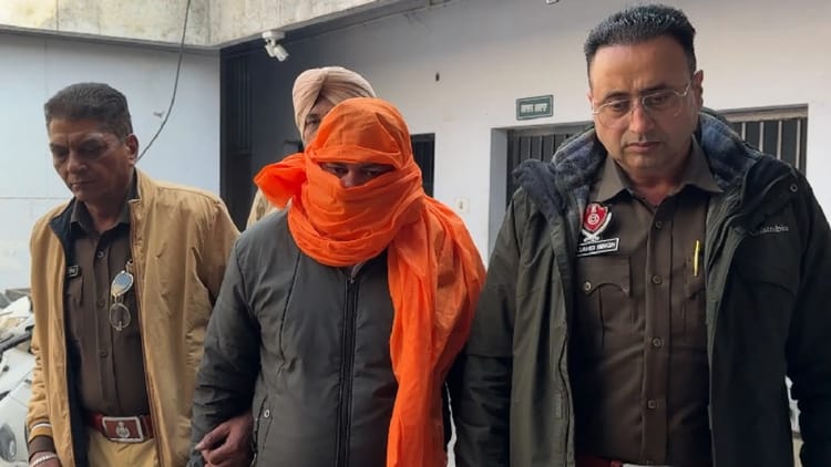 Hoshiarpur:कार की गलत पार्किंग पर दो पक्षों में झगड़ा, बुजुर्ग के सिर पर मारा चाकू; आरोपी गिरफ्तार – Argument Between Two Groups Over Wrong Parking Of Car In Hoshiarpur