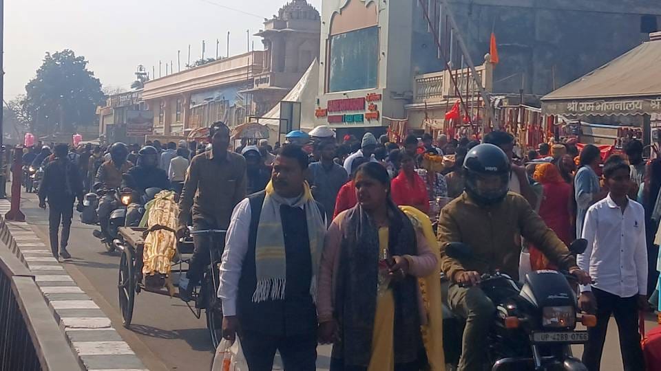 festive atmosphere reigned on anniversary of Pran Pratishtha Crowds of devotees to darshan of Ram Lalla