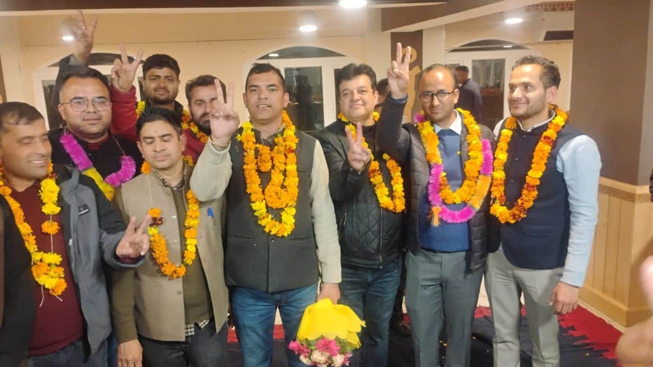 सचिवालय की नई कार्यकारिणी।