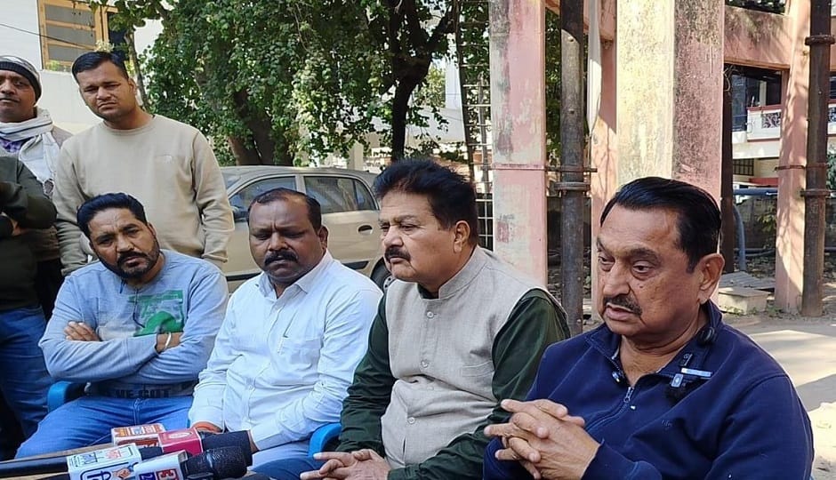 Congress MLA Behar broke down in tears, thanked Dhami, and was separated from his son in rudrapur