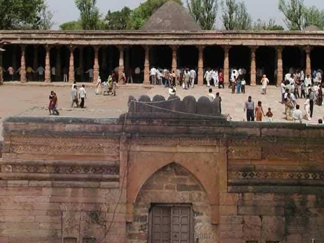Indore: Maha Aarti of Hindu community in Bhojshala on Friday, Muslim side said not banned in court order