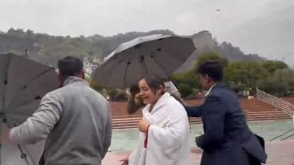 Haridwar: Aparna Yadav bathing at VIP Ghat when she got angry at paparazzi while asked her about her divorce