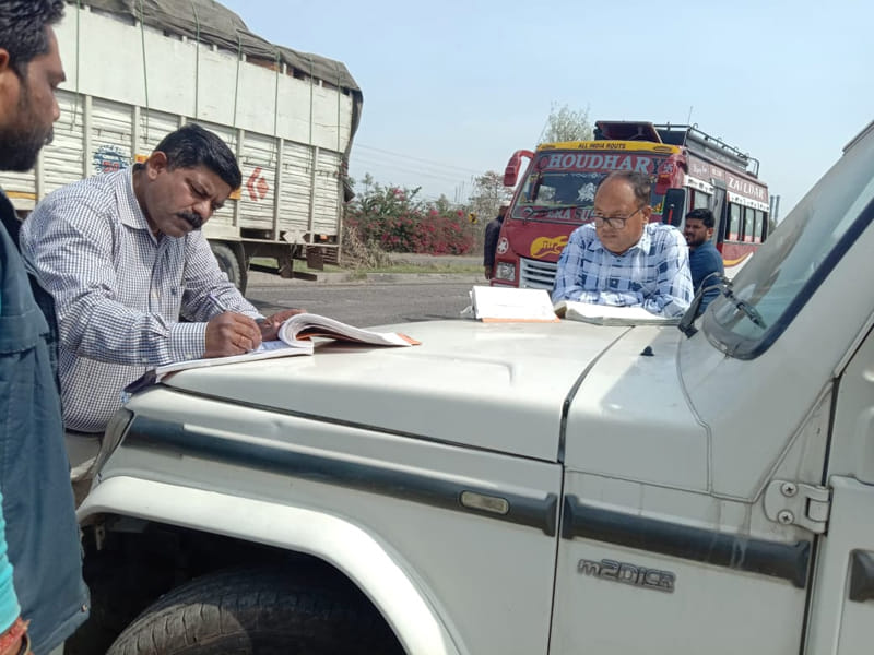 School Vehicles Found Running Without Fitness and Insurance, Fire Extinguishers Expired