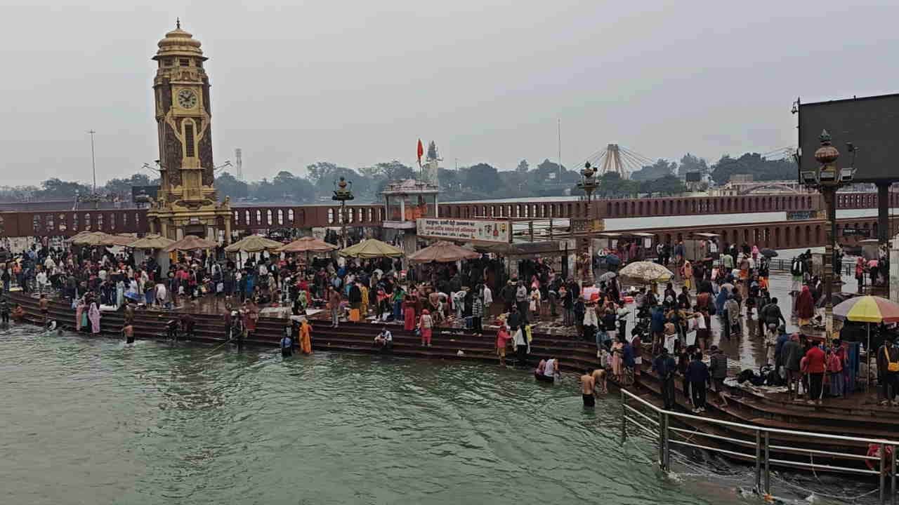 Vasant Panchami devotees arrived at Har Ki Pauri and other ghats in Haridwar to take a dip in Ganges River