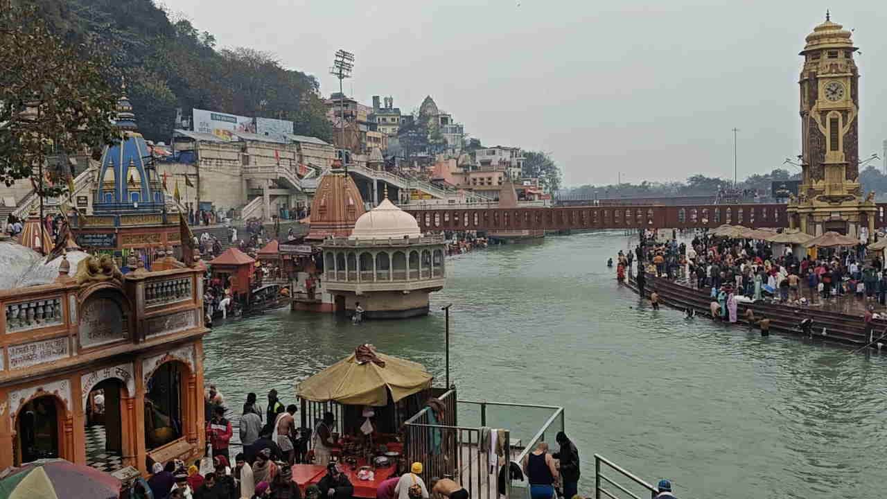 Vasant Panchami devotees arrived at Har Ki Pauri and other ghats in Haridwar to take a dip in Ganges River