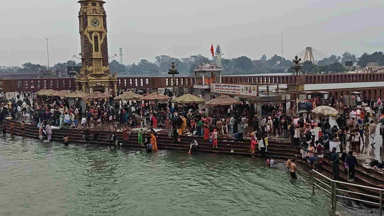 Vasant Panchami devotees arrived at Har Ki Pauri and other ghats in Haridwar to take a dip in Ganges River