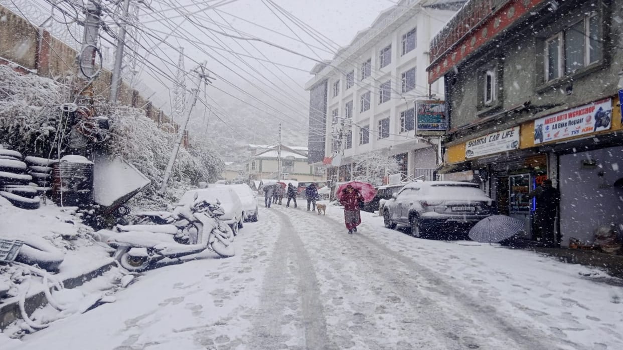 First rain of the year... Shimla-like situation in Delhi, hail in UP and snow on the mountains