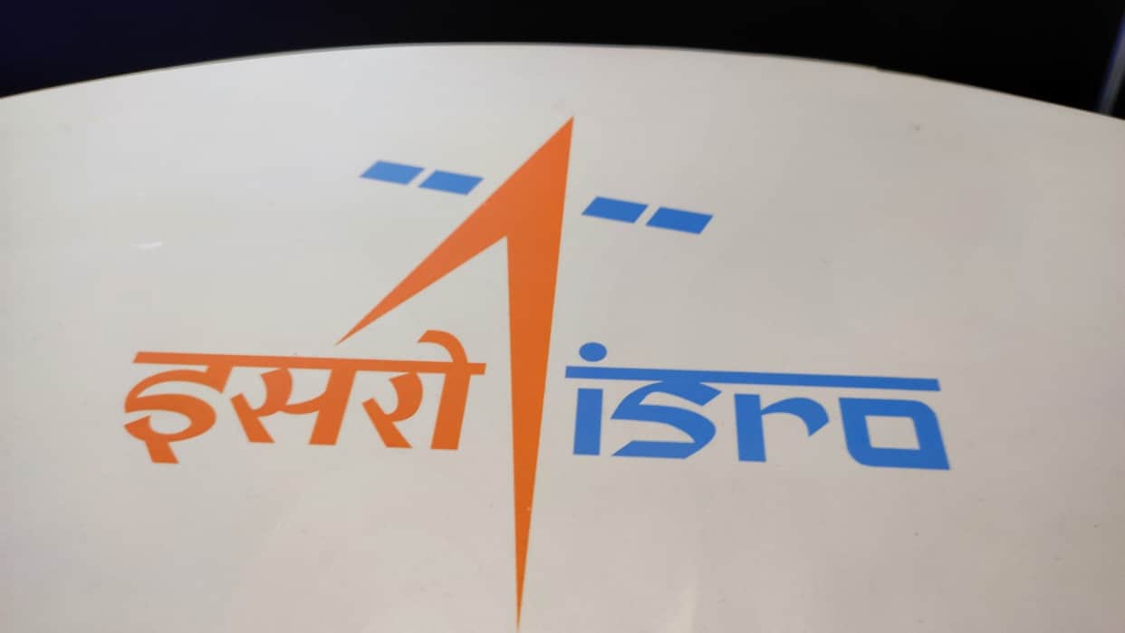 bomb threat email sent to the headquarters of ISRO here on Thursday triggered an extensive search operation