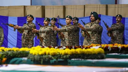 Army pays tributes to 10 soldiers killed in road accident in Jammu