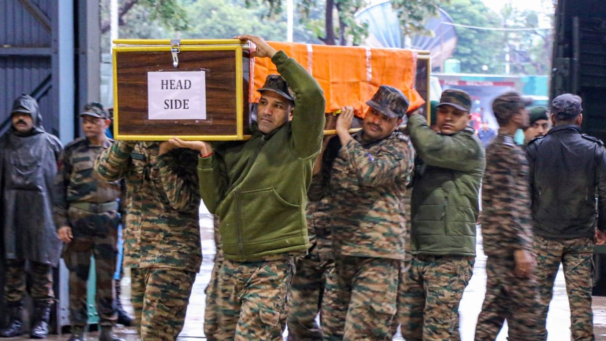 Army pays tributes to 10 soldiers killed in road accident in Jammu