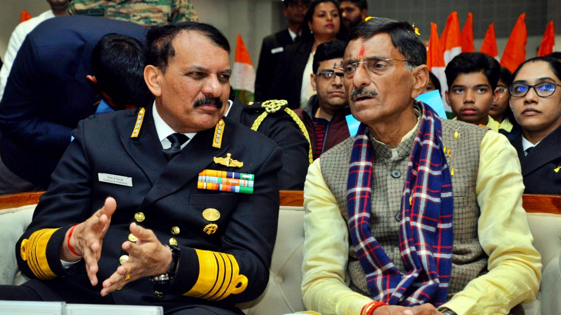नौसेना प्रमुख एडमिरल दिनेश कुमार त्रिपाठी