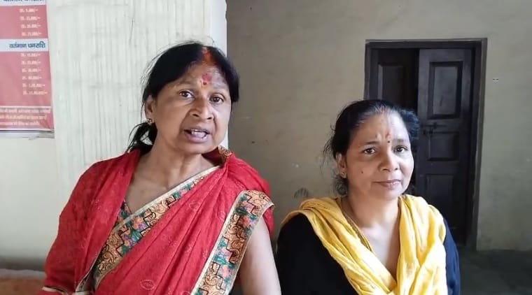 Kanpur Two gold chains stolen during darshan women had gone to the temple for Vasant Panchami celebrations