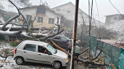 Heavy Snowfall in Himachal Today: 5 National Highways and Many Roads Closed, Power Outages