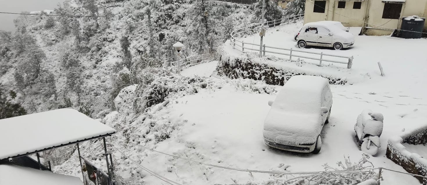 Uttarakhand Weather Mussoorie and Dhanaulti first snowfall Beautiful Photos Make Plan For Trip