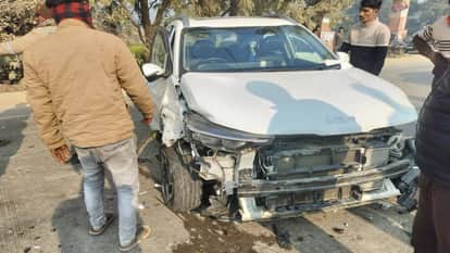 Couple going to take bath in Sangam injured in road accident, car crashes in Pratapgarh