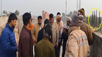 woman body found hanging from the bar of a pillar