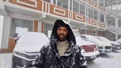 उत्तराखंड में बारिश-बर्फबारी: सफेद चादर में लिपटे पहाड़, चकराता से मुखबा तक दिखा खूबसूरत नज़ारा, झूमे सैलानी Snowfall Rain in Uttarakhand season first snowfall in Chakrata snow falls in Mussoorie Kedarnath Yamunotri