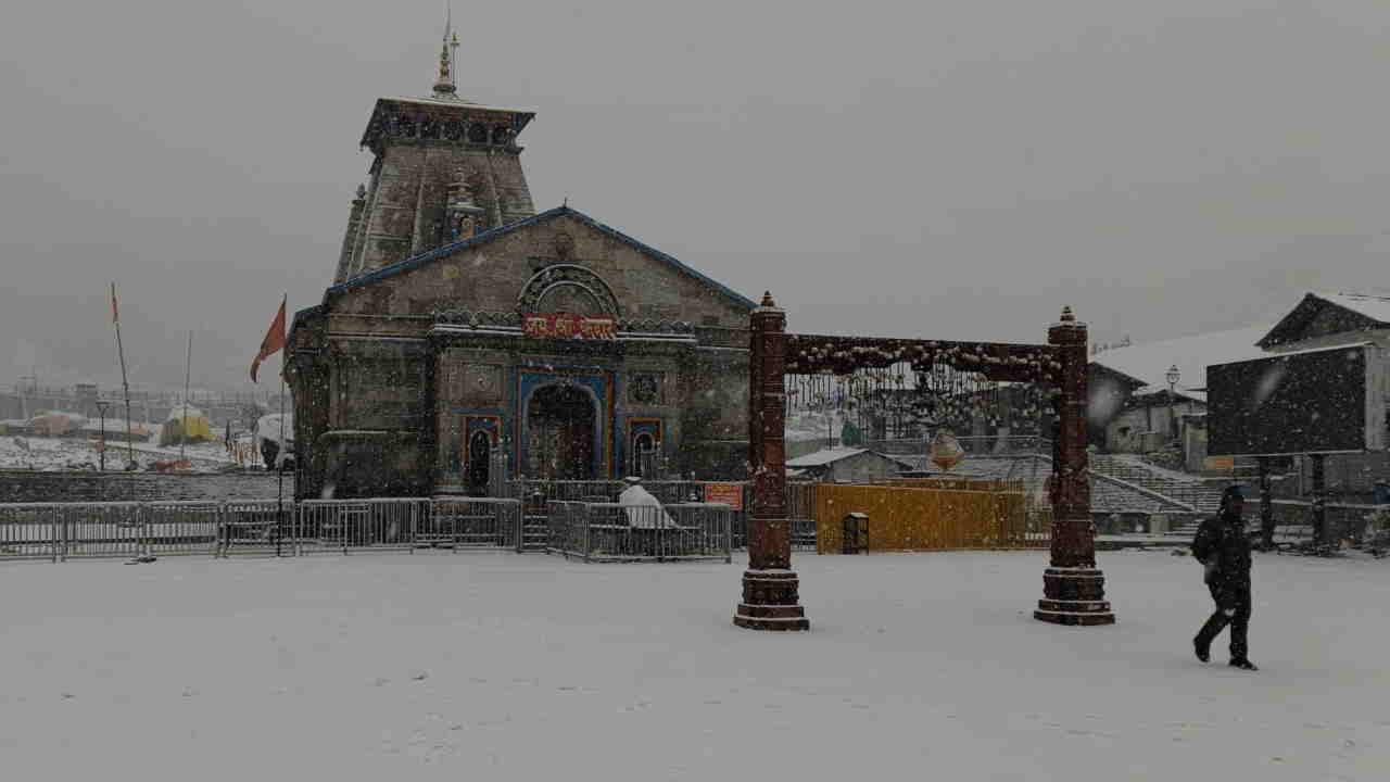 Uttarakhand Snowfall Update Today: Mountains Covered with Snow from Chakrata to Mukhba Kedarnath Photos Video