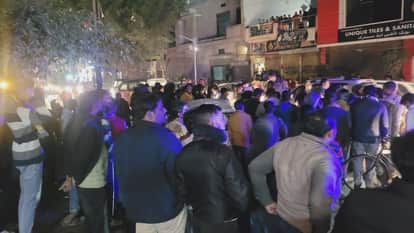 Badaun: A mason was dragged for 12 kilometers after getting trapped under a car and died.