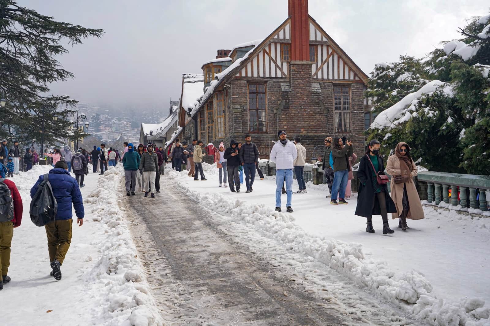Snowfall Photos From NCC parade to fun of tourists amidst snowfall hill states covered in a white sheet