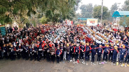 Amar Ujala's Children's Fair in Gorakhpur, children having fun at the Rail Museum - over 1500 children gathere