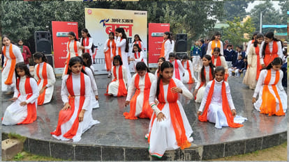 Amar Ujala's Children's Fair in Gorakhpur, children having fun at the Rail Museum - over 1500 children gathere