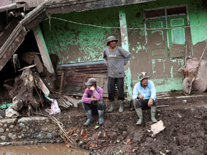 8 people killed more than 80 missing in Indonesia landslide rescue workers engaged in search
