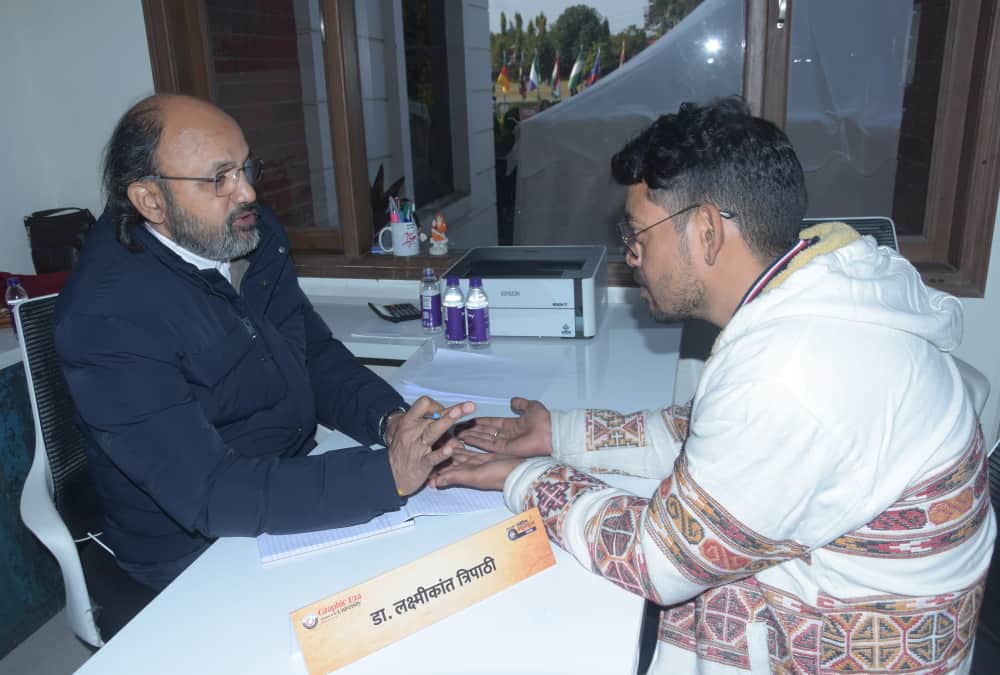 Jyotish Mahakumbh 2026 massive crowd gathered seeking answers about the future, jobs, money, and family