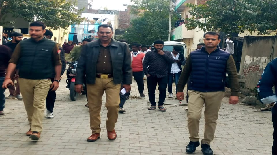 murder accused recently released from prison attacked young man in agra