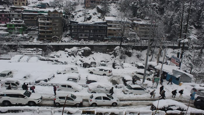 Snowfall Photos From NCC parade to fun of tourists amidst snowfall hill states covered in a white sheet