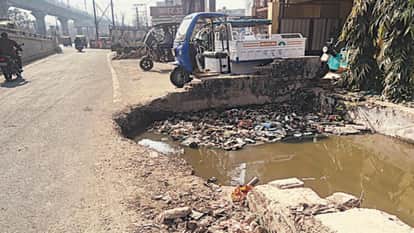 Meerut: E-Rickshaw Driver Dies After Falling Into Drain, Negligence Over Open Drains Raises Alarm