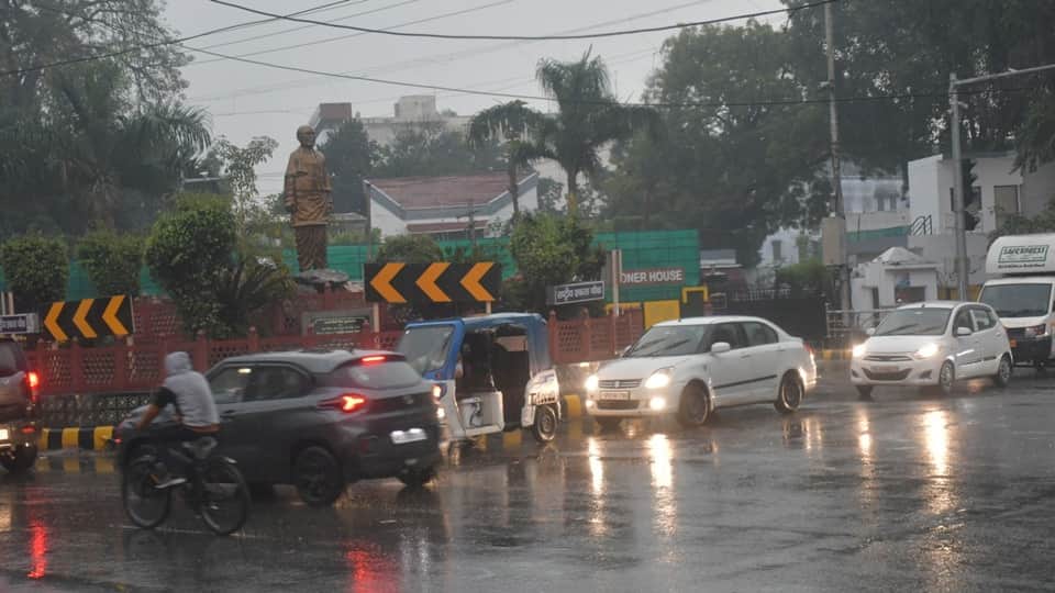 UP: Rain changes the weather pattern, cold wave grips Moradabad division