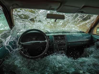What do if your car gets stuck in deep water These escape methods could save your life